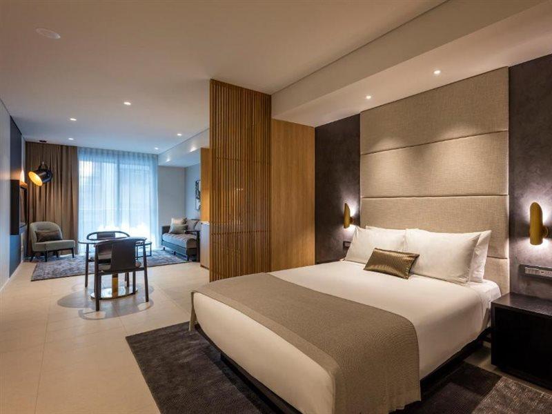 Skye Suites Sydney Eksteriør billede A bedroom at the hotel
