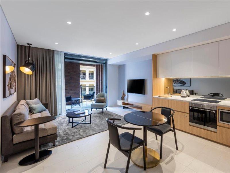 Skye Suites Sydney Eksteriør billede A typical apartment at The Standard
