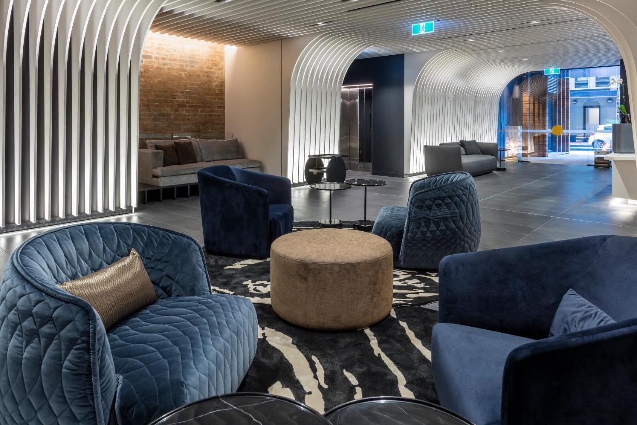 Skye Suites Sydney Eksteriør billede The lounge at the airport